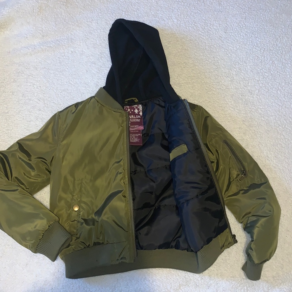 Avalon Femme Girls jacket Size: Medium 8/10